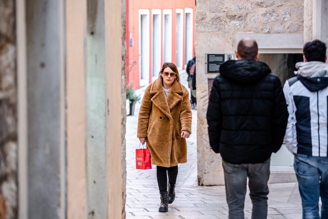 Moderne Šibenčanke i ovaj tjedan su dokazale da vješto prate svjetske trendove