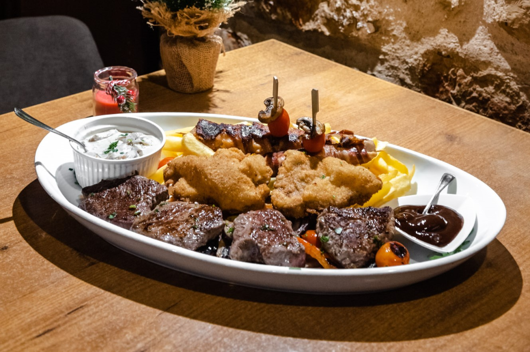 Provedite najromantičniji dan u godini u posebnom ozračju Konobe Brošćica! 