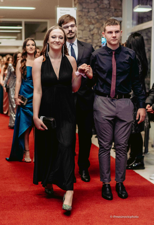 Zavirite na blještavi maturalni ples Turističko-ugostiteljske škole Šibenik (1)