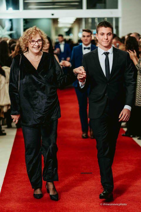 Gimnazijalci zasjali u večeri koju će pamtiti do kraja života! (2.dio)