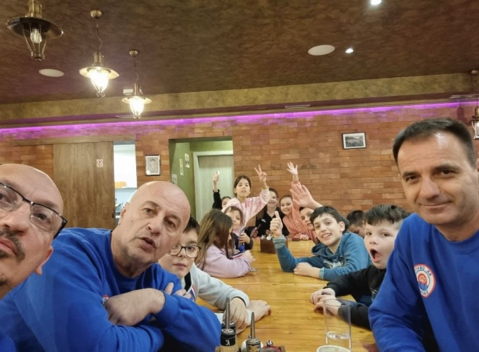 Šibenski karataši i karatašice vratili se iz Kaštela sa 14 medalja