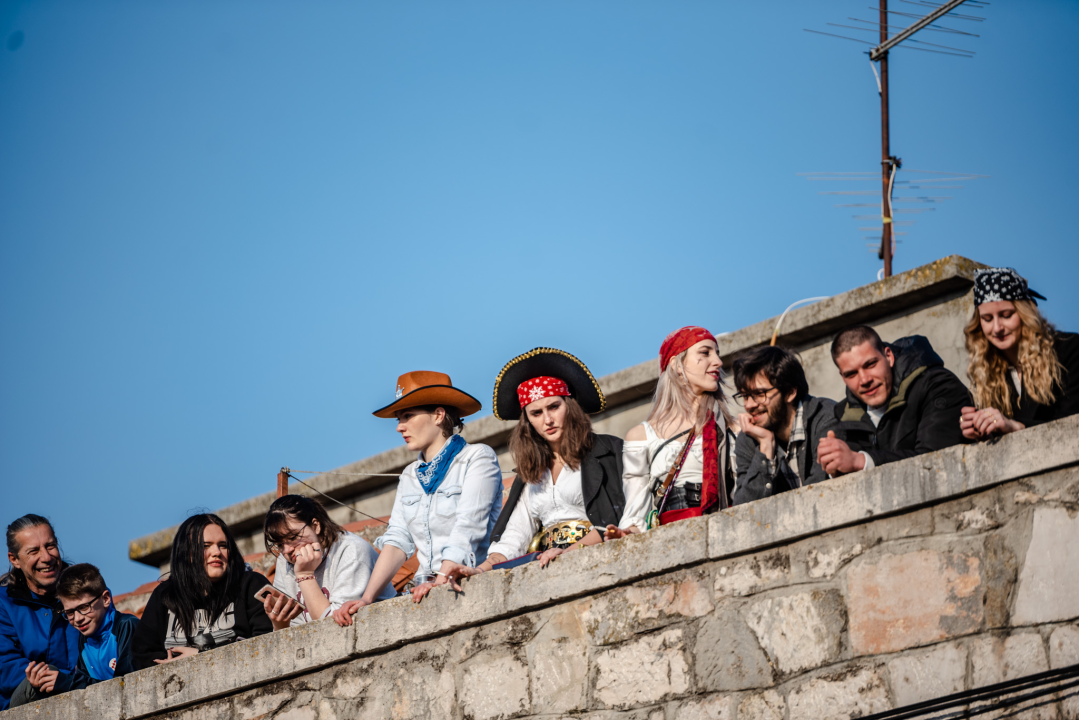 Murterini molili za predbračnu čistoću, u kokošinjcu izbila pobuna, a Let 3 napravio spektakl
