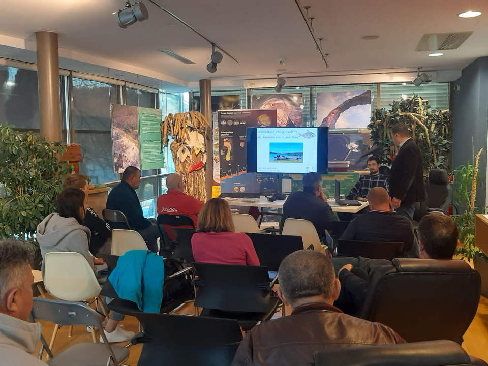 U Skradinu održano predavanje 'Raznolikost, stanje i zaštita slatkovodnih riba rijeke Krke' 