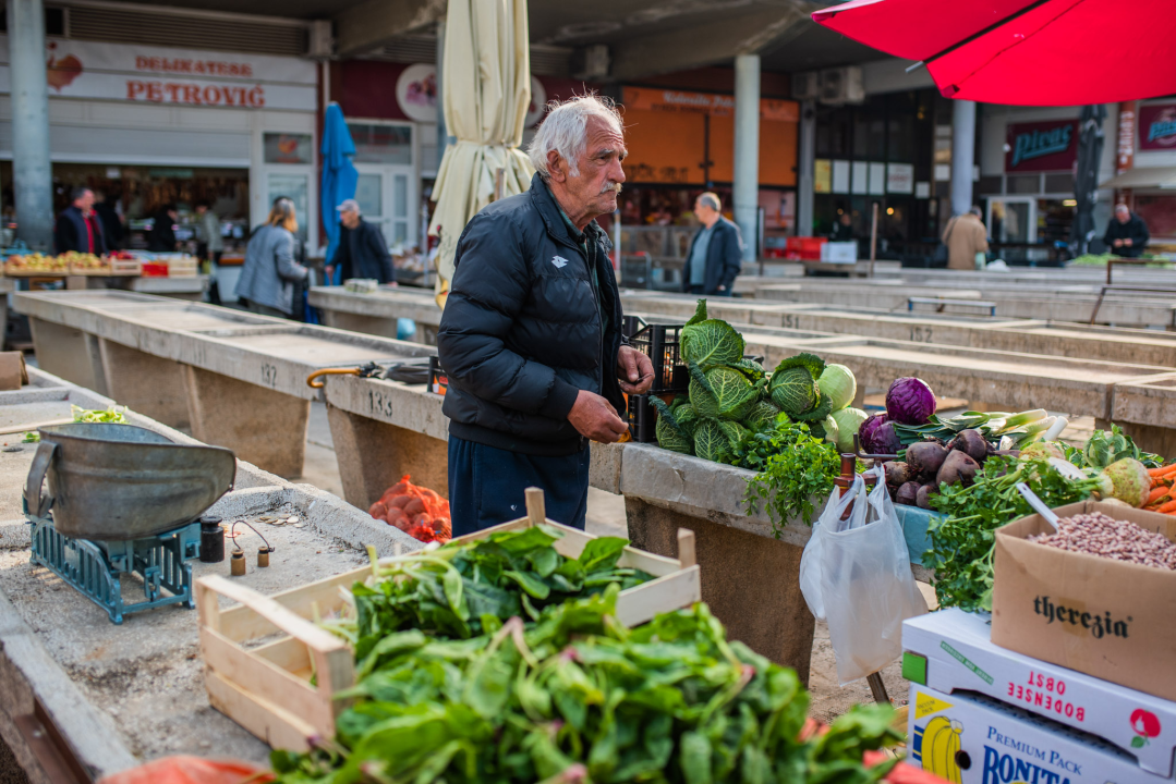 Jutros se na šibenskoj pijaci jasno vidjelo da je petak: Peškarija puna, na zelenom dijelu pustoš 