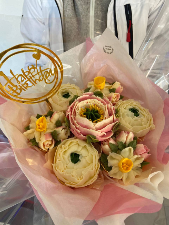 Suzzana je dom pronašla u Tisnom, a mnogi se iznenade kad shvate što su zapravo njezini buketi