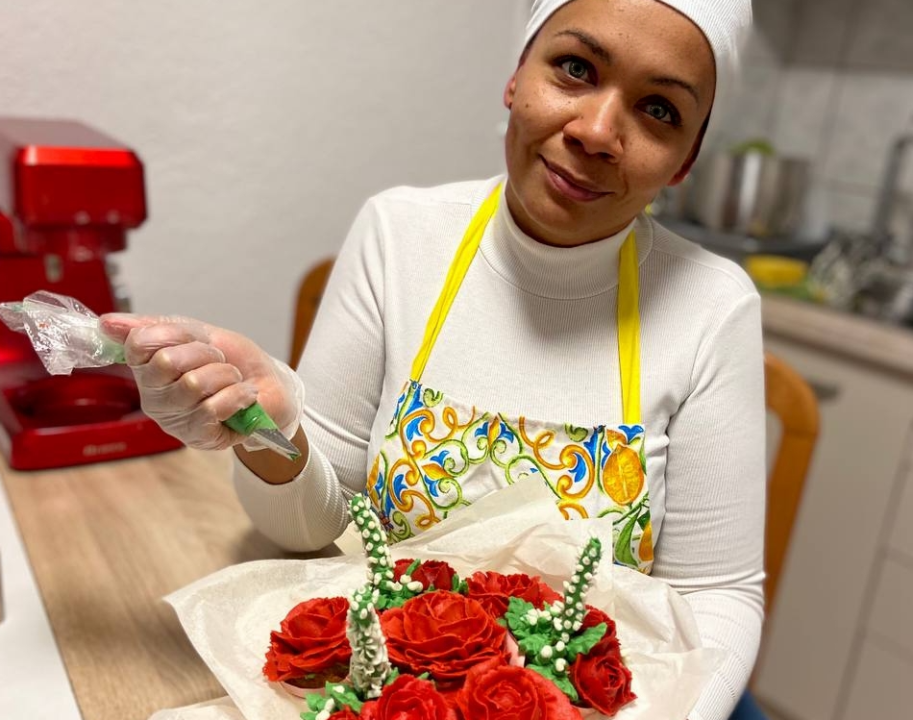 Suzzana je dom pronašla u Tisnom, a mnogi se iznenade kad shvate što su zapravo njezini buketi