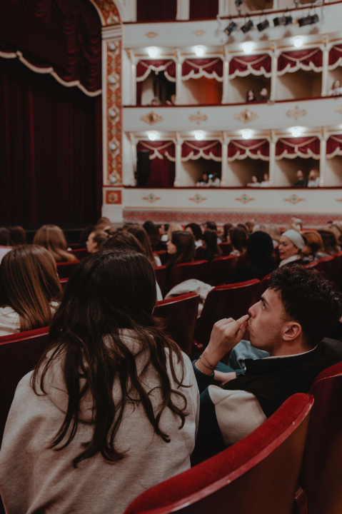 Srednjoškolci deprimirali kazalište s odličnim razlogom: ‘Izašla sam sva zbrčkana’