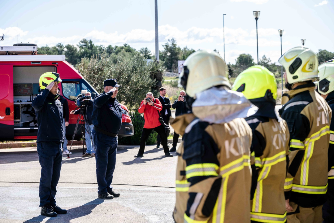 U Vodicama predstavljeni rezultati projekta FIRESPILL: 'Kroz simulator plamenih udara u mjesec dana prošlo 220 vatrogasaca' 