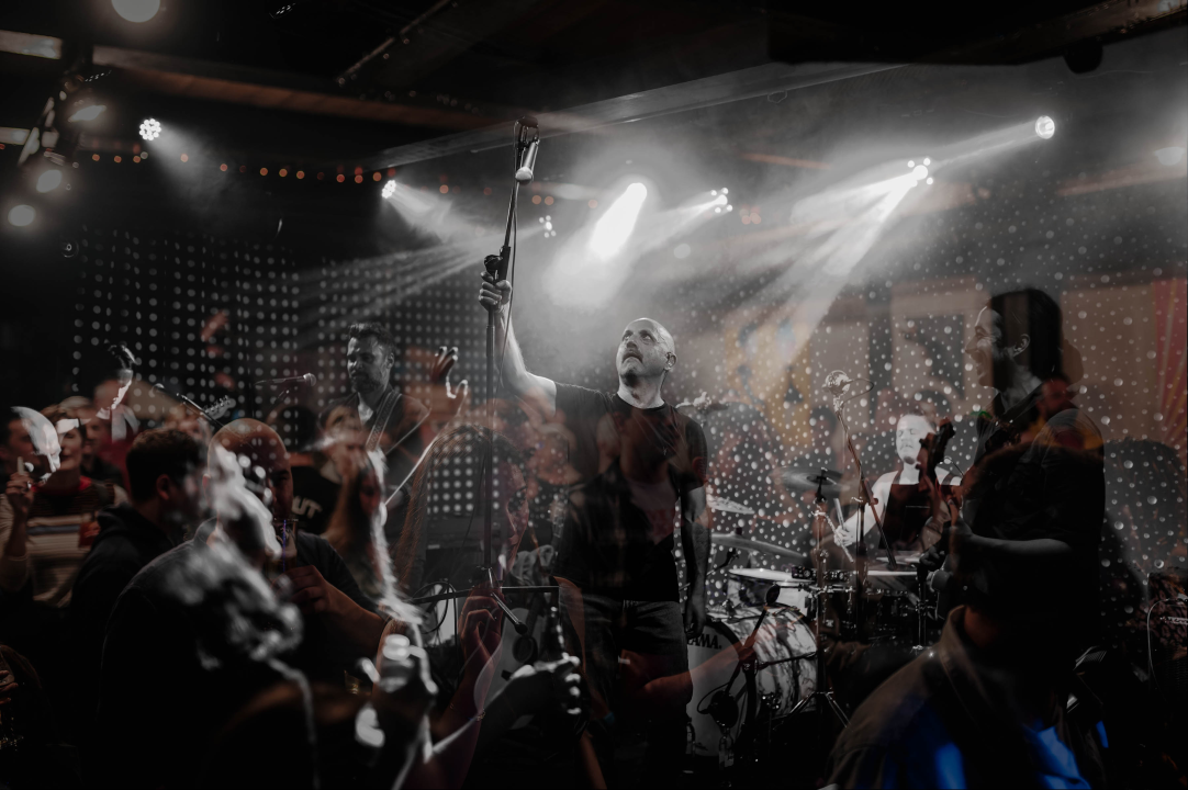 Mile Kekin u Azimutu dokazao da se prvi mačići ipak ne bacaju u vodu