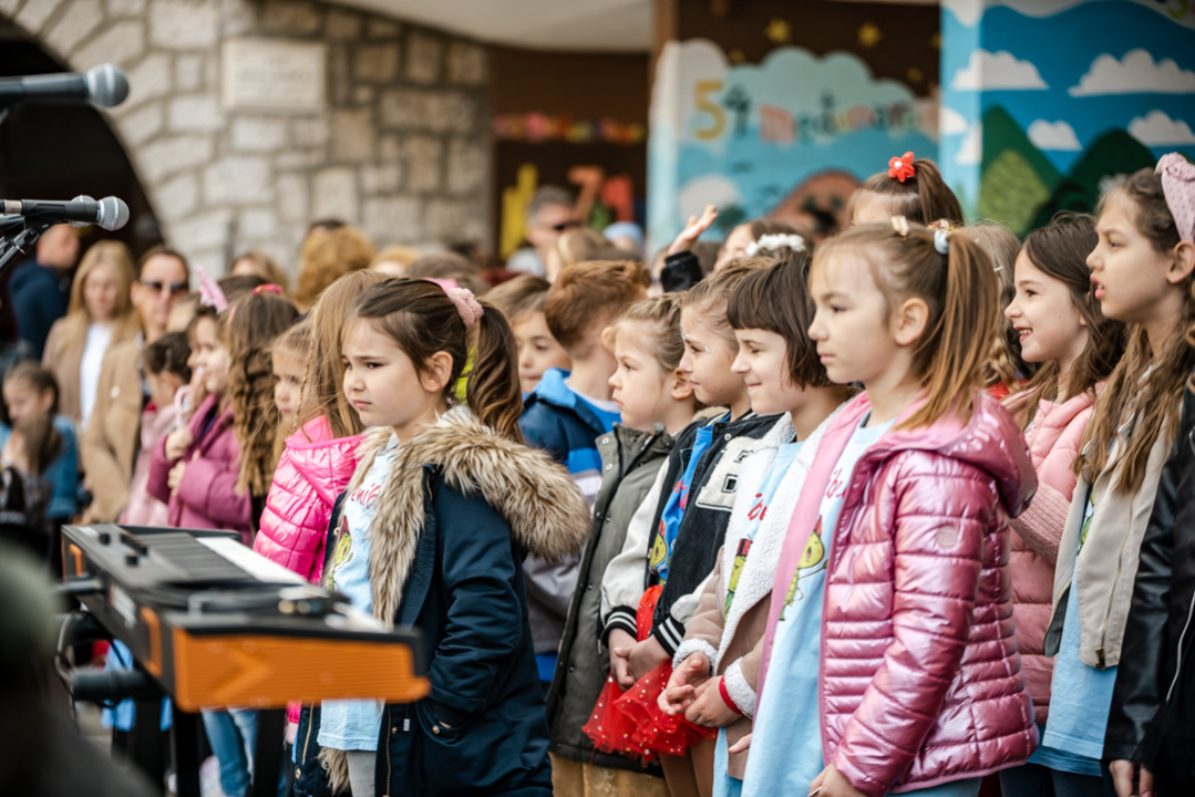 Tradicionalni šibenski Uskrsni doručak uz mega fritaju, domaća jela i slastice 