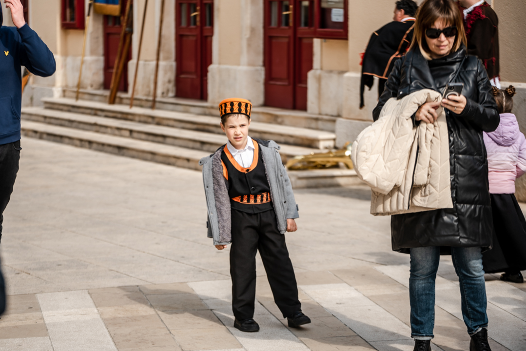 Tradicionalni šibenski Uskrsni doručak uz mega fritaju, domaća jela i slastice 