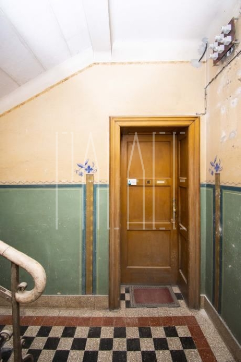 Prodaje se prostrani stan na jedinstvenoj lokaciji u centru Šibenika!