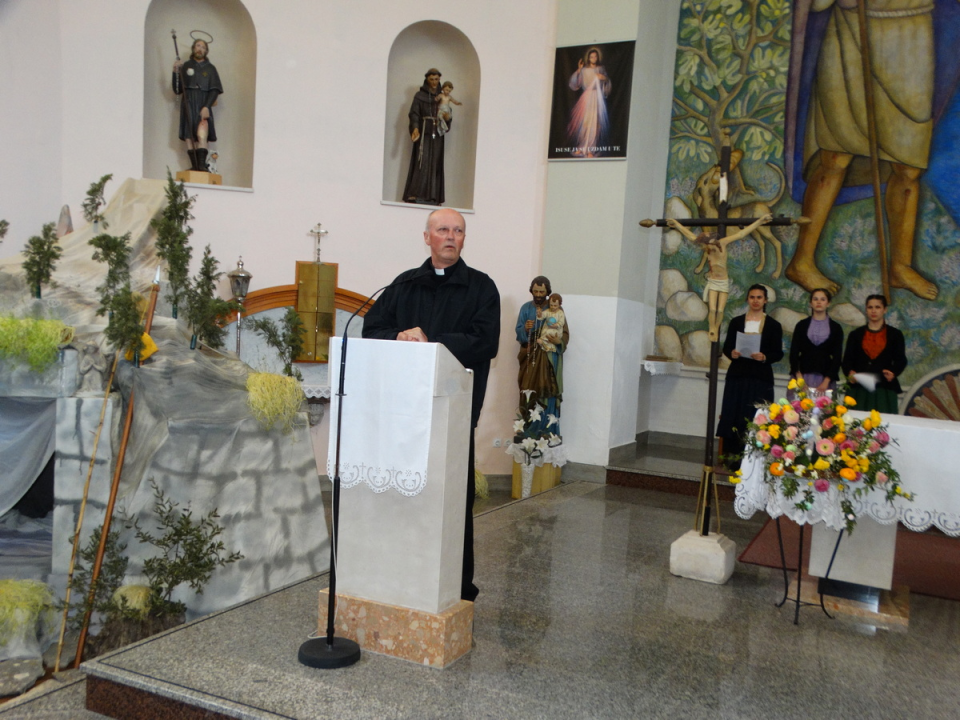 Održana 26. smotra crkvenog pučkog pjevanja Šibenske biskupije 'Puče moj' u Zatonu