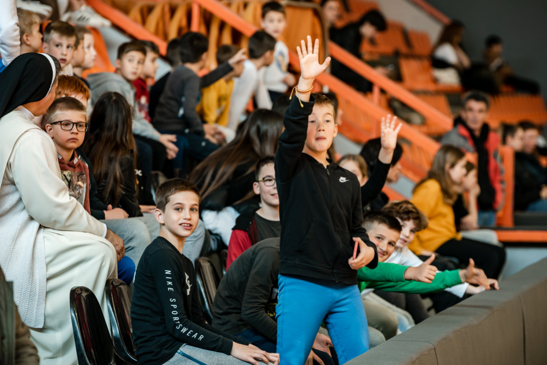 Tribine na Baldekinu pune, policija zauzela teren: Tko želi postati policajac?