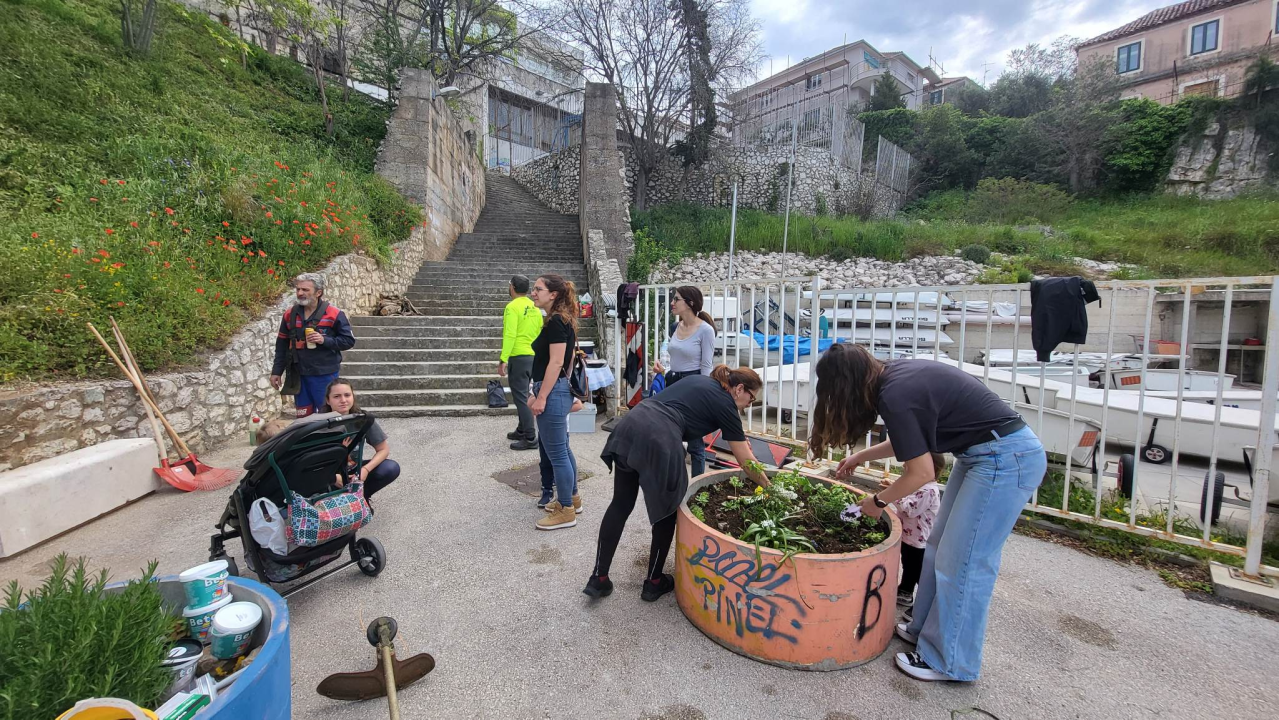 Pridružite se volonterskoj akciji, uređenju 'Robertinog parka' u blizini OŠ Juraj Dalmatinac