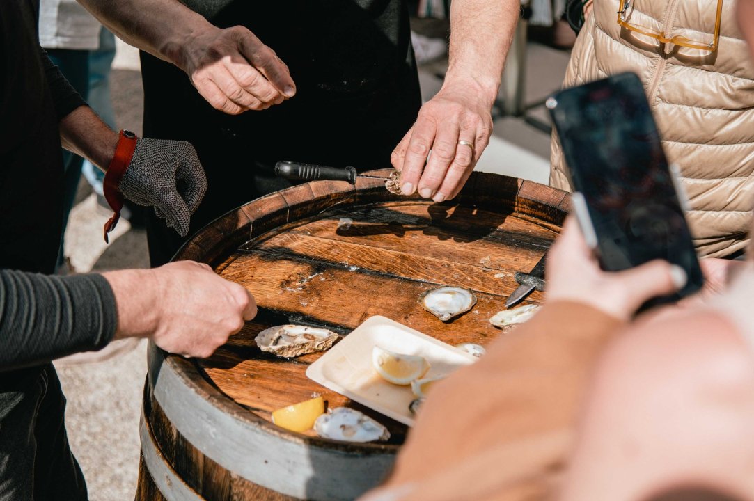 Uživajte u morskim delicijama kušaonice školjaka i vina Oyster22!