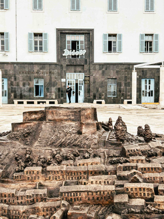 Art attack na Krešimirovom domu: 'Dišeš?'