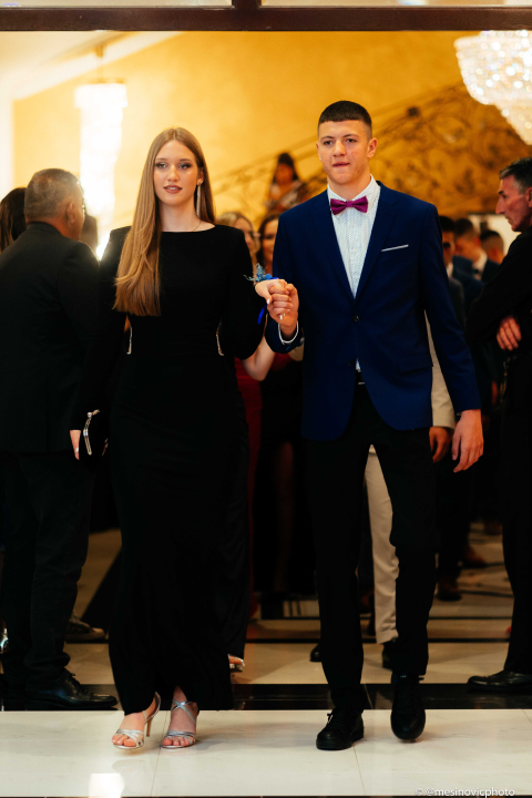 Zavirite na blještavi maturalni ples šibenske Industrijsko-obrtničke škole (2)
