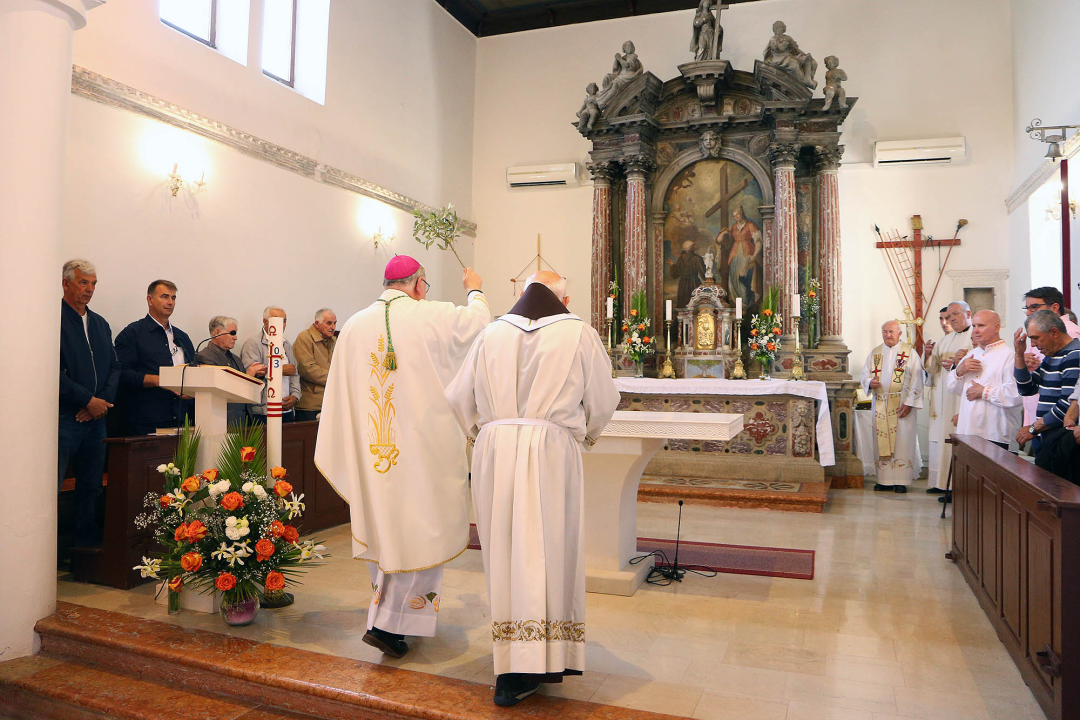 Svečano na Krapnju: Proslavljeno 500 godina od posvete crkve sv. Križa