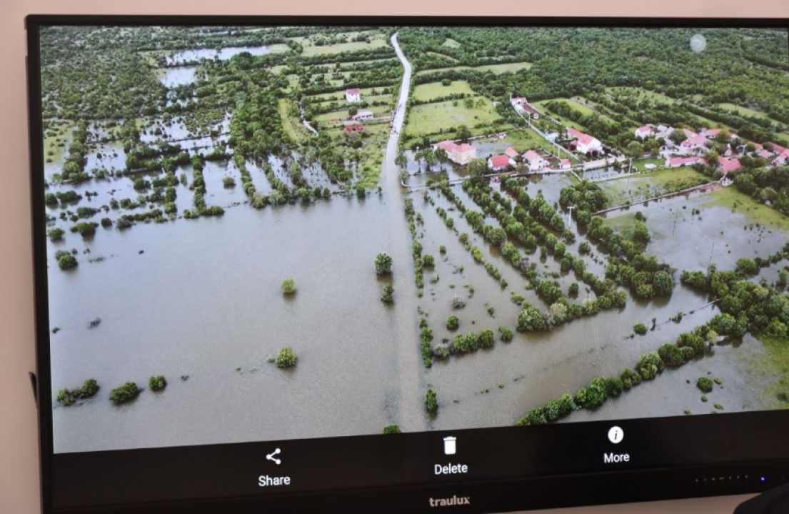 Jelić i Šimpraga obišli poplavljeno područje u županiji
