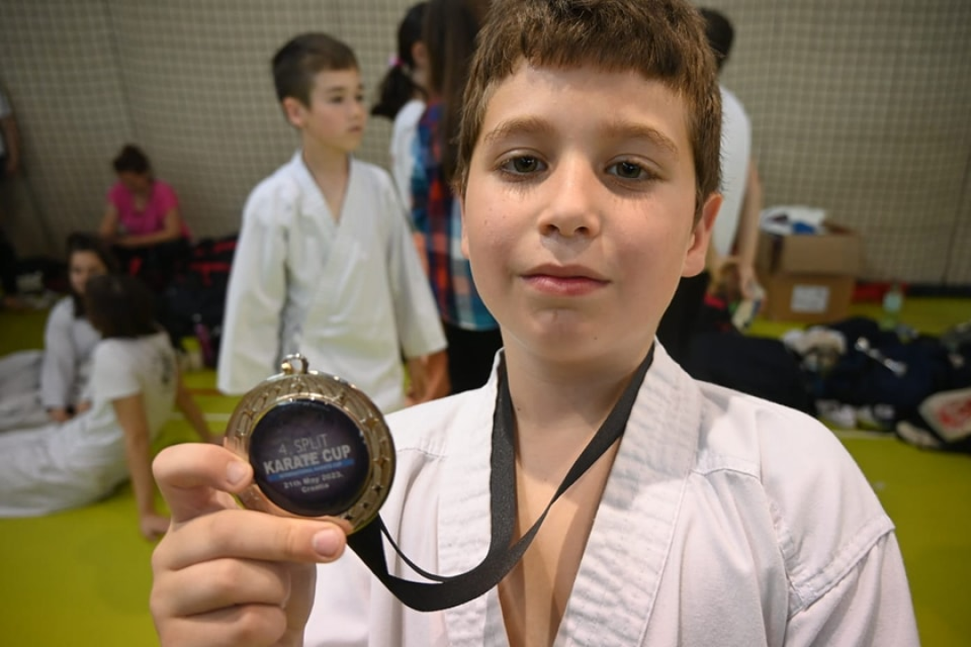 KK Okit opet najbolji: Iz Splita se vratili sa 42 medalje i peharom za najbolji klub turnira  