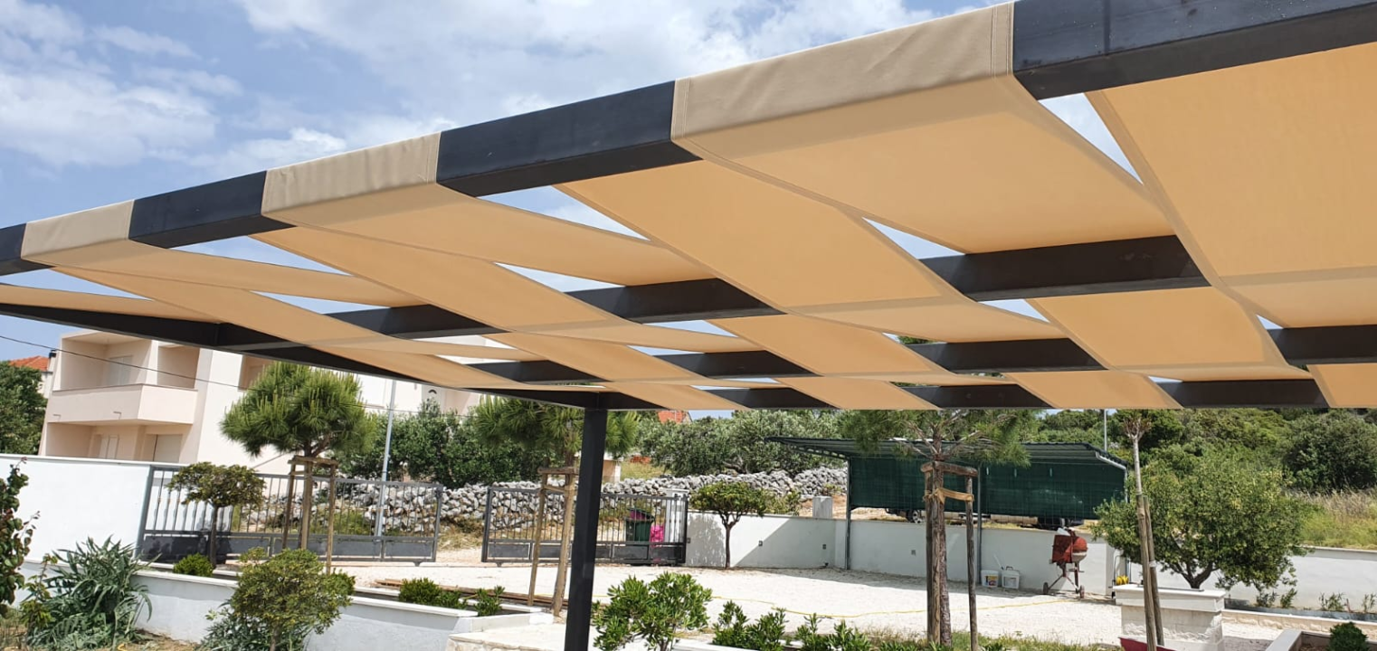 Uredite svoj balkon ili terasu kvalitetnom tendom po mjeri! 