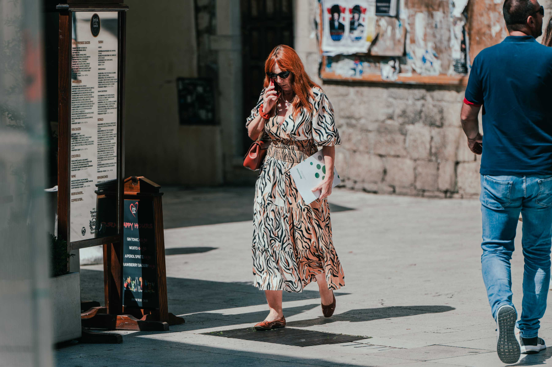 Toplo vrijeme donosi i pravo modno osvježenje na ulicama Šibenika!