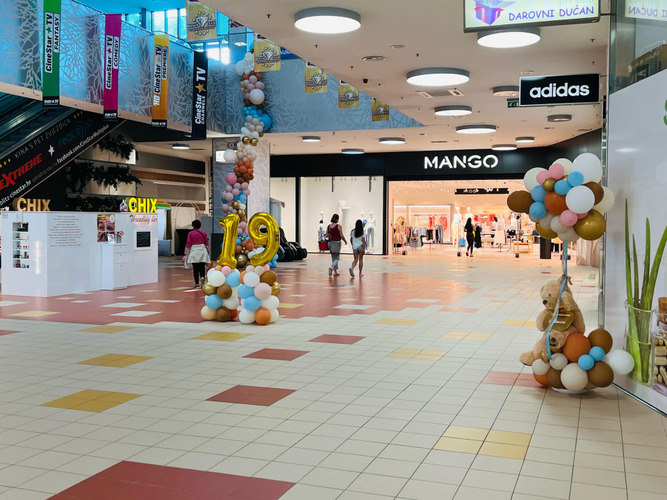 Dalmare slavi 19. rođendan uz popuste i veliku proslavu!