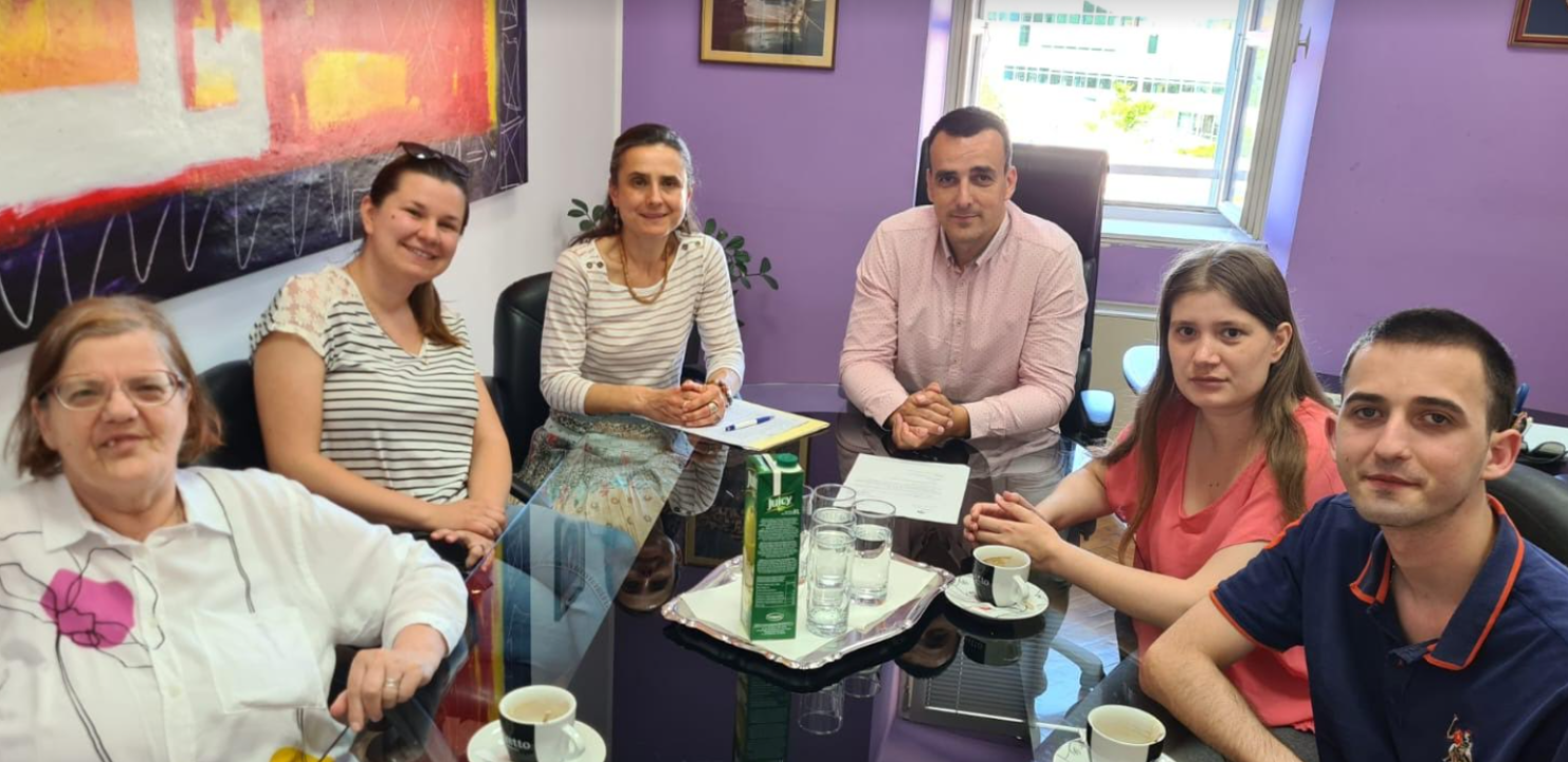 Mi znamo kako kod gradskih činovnika uspješno zastupati sebe! 