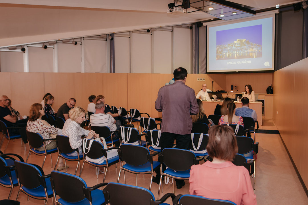 Začinite svoje ljetne kombinacije novom kolekcijom Butika Cecily!