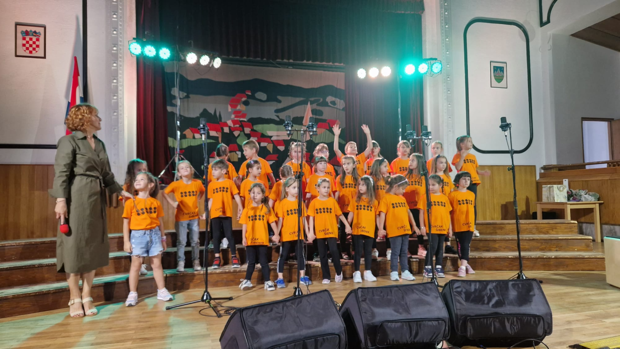 Najmlađi šibenski pjevači 'Cvrčci' nastupili na smotri dječjih zborova u Ravnoj Gori