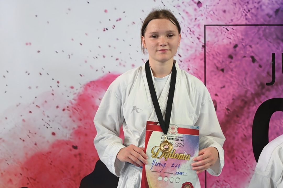 Vodički karataši osvojili 21 medalju i pehar 