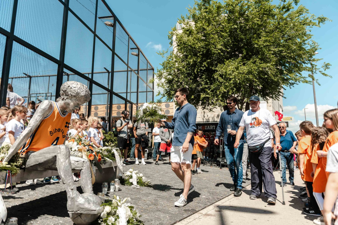 Obilježena 30. obljetnica smrti Dražena Petrovića: 'Šteta što njegova karijera nije mogla potrajati duže, još toliko toga je imao dati'