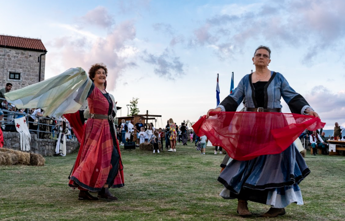 Otvoreni Zvonimirovi dani u Kninu: Jahanje, mačevanje, glagoljica...