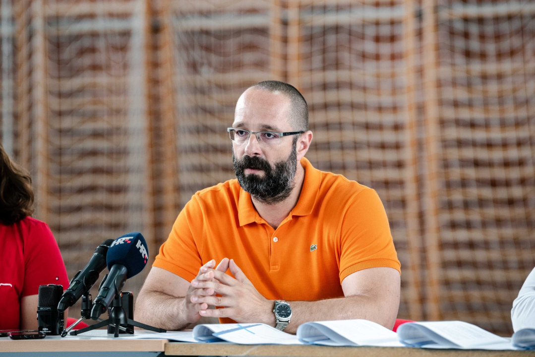 U sportskoj dvorani OŠ Meterize bit će postavljen novi pod: 'Ovo znači puno za školu, ali i grad'