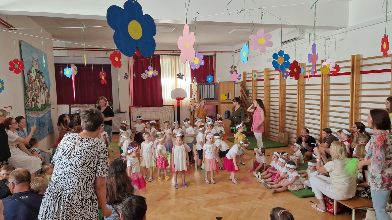 Djeca DV Šibenska maslina oduševili priredbom za roditelje i obilježili Svjetski dan glazbe 