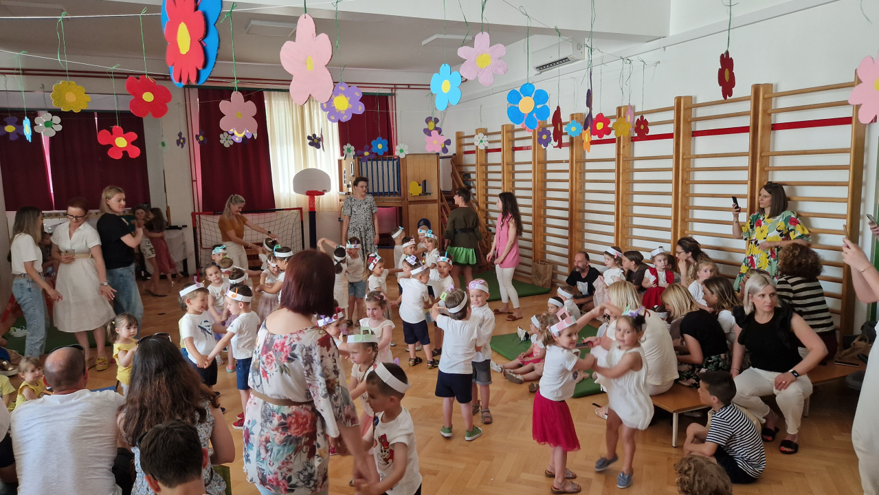 Djeca DV Šibenska maslina oduševili priredbom za roditelje i obilježili Svjetski dan glazbe 