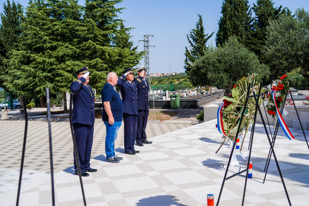 Uoči Dana antifašističke borbe na Kvanju položeni vijenci i zapaljene svijeće