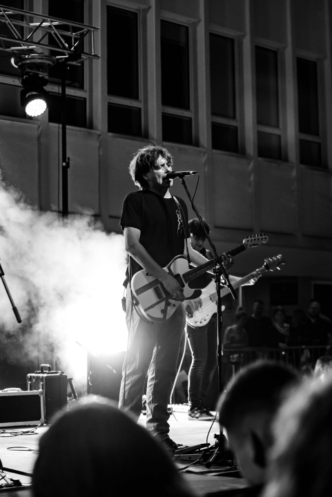 Šibenska noć napunila ulice ljudima koje je rasplesao bend Silente!