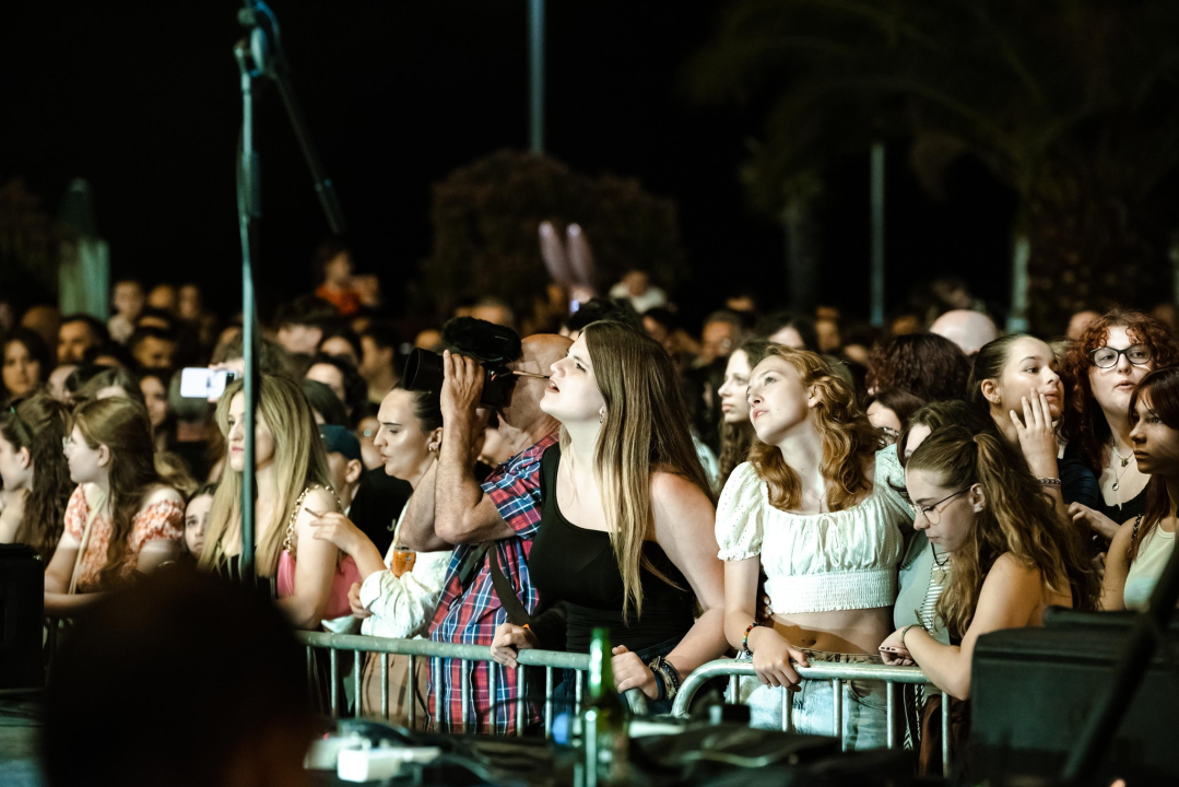 Šibenska noć napunila ulice ljudima koje je rasplesao bend Silente!