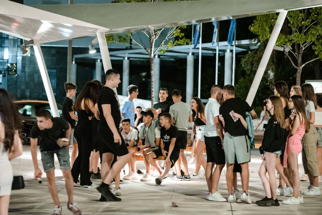 Šibenska noć napunila ulice ljudima koje je rasplesao bend Silente!