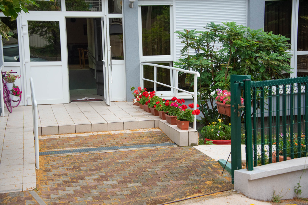 Druženje u Domu za starije i nemoćne Knin povodom uređenja okoliša  