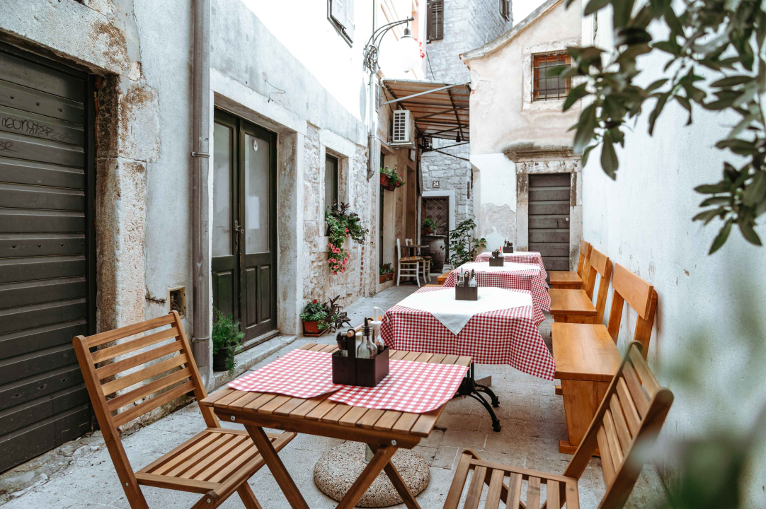 Marenda kakva je nekad bila, u hladu šibenskih kala uz mirise koji vraćaju u prošlost