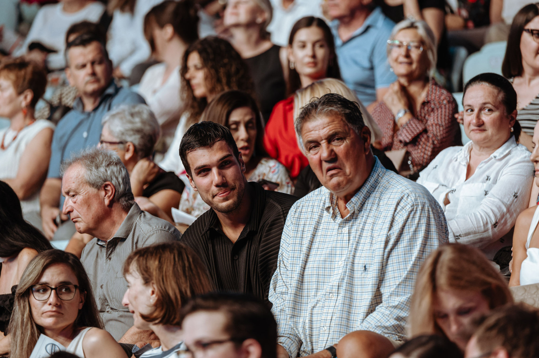Maksim Mrvica impresivnim koncertom na tvrđavi sv. Mihovila potvrdio svoj zvjezdani status 