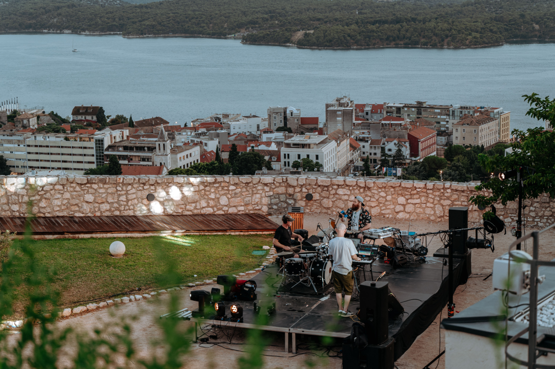 Trio No Lokal na Barone Jazz Festivalu: Dirty Hairy, Chucky Chrysal i Ishfaq protiv oblaka i vjetra