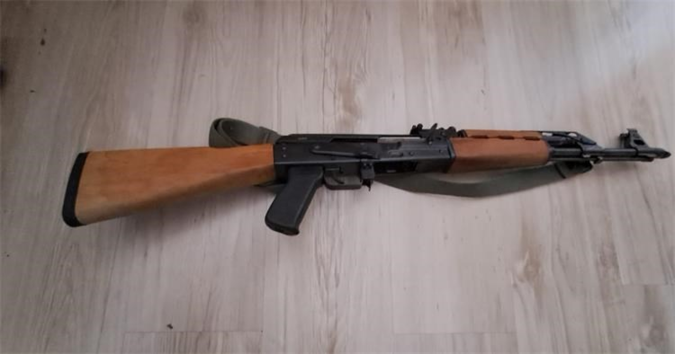 Građanin šibenskoj policiji predao pušku, pištolj, ručnu bombu i 1262 komada streljiva