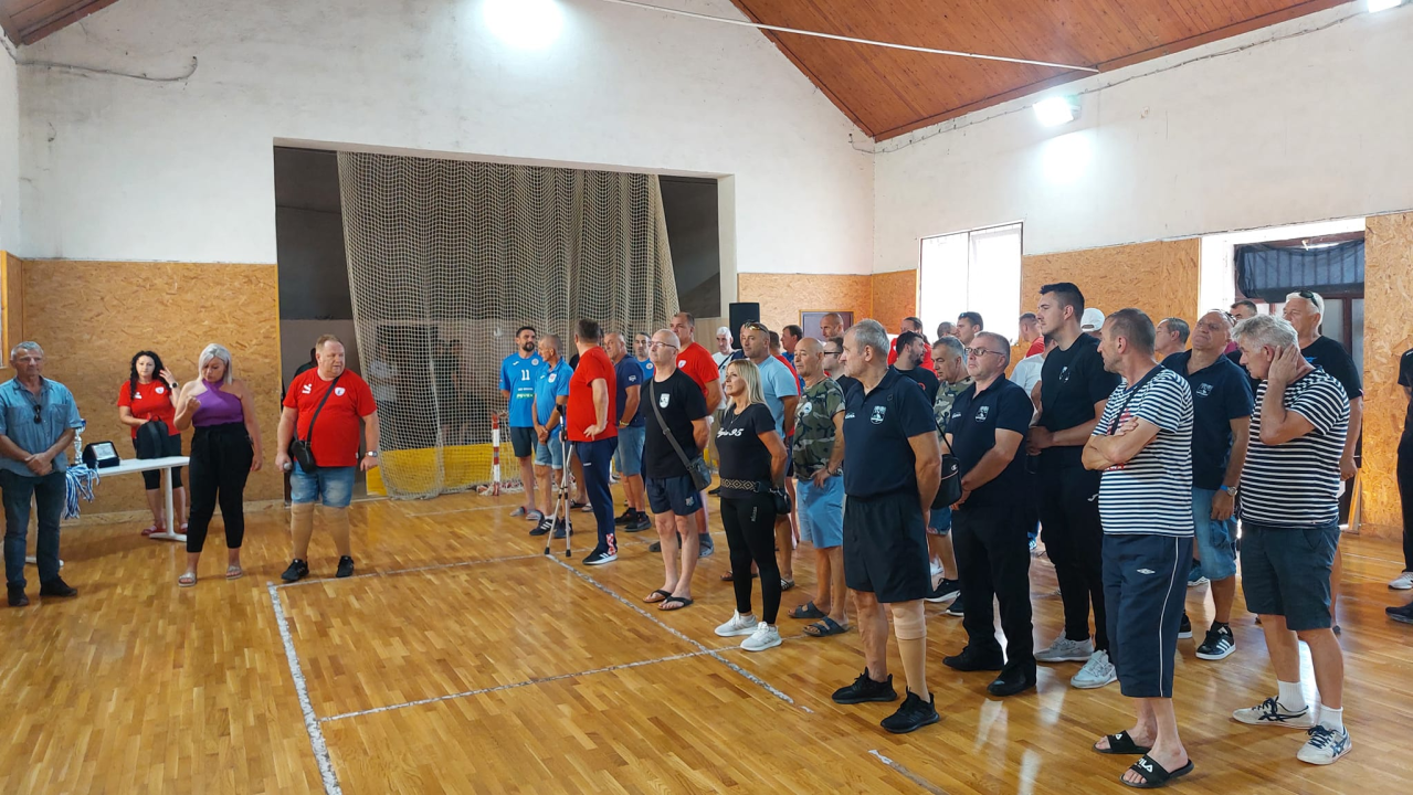 Klub sjedeće odbojke Knin 95 organizirao i osvojio turnir Oluja 95