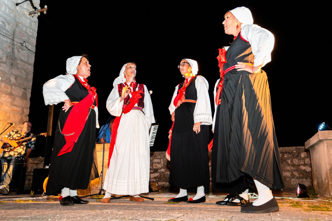 Zlarinjani se tradicionalno prisjetili svog pjesnika i književnika Mladena Bjažića