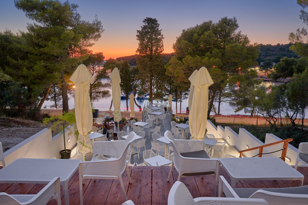 Na plaži Slanica after beach party: U Skarabe Sunny Clubu vrhunsku zabavu osigurat će DJ SuggaDaddy 