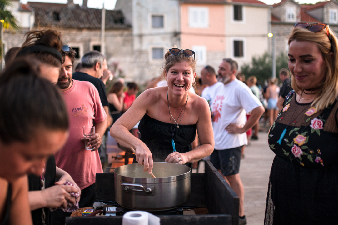 Na Zlarinu održana tradicionalna Brudetijada: Najbolji brudet skuhala je ekipa Rudina